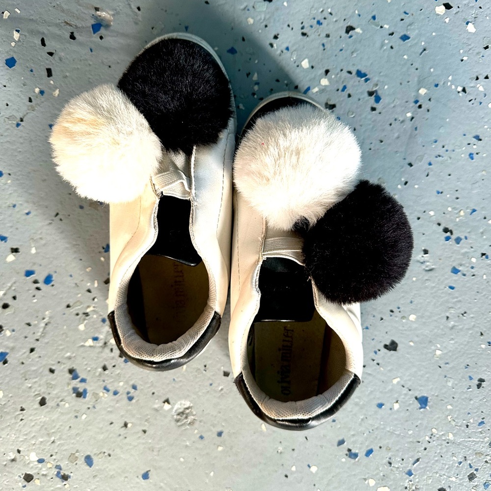 Girls Slip on Sneakers (with Pom-Pom)